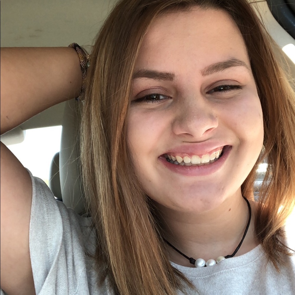Meet your Posher, Hannah